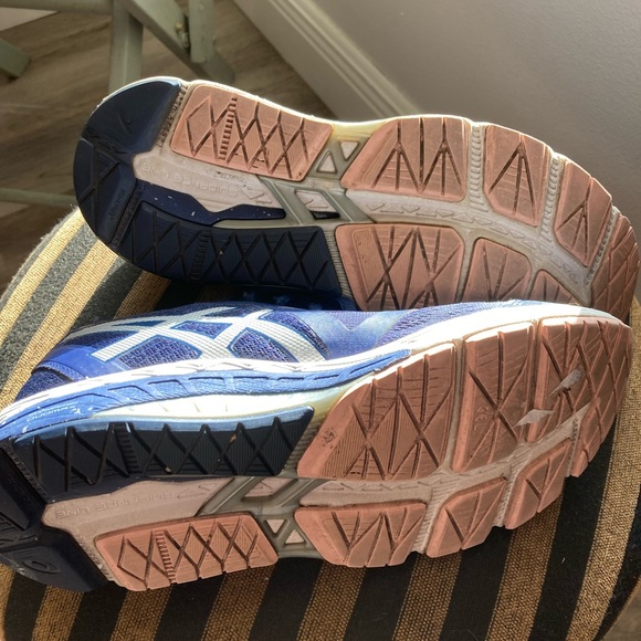 ASICS women’s size 3 running shoes - Picture 6 of 11